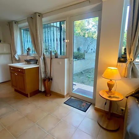 70m2 Avec Piscine 아파트